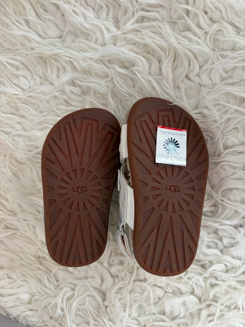 UGG Silver girls toddler’s Sandal